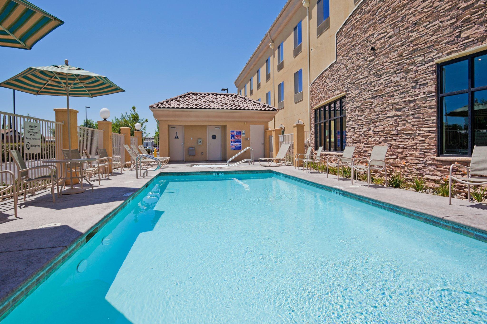 Holiday Inn Express & Suites Clovis Fresno Area By Ihg Екстер'єр фото
