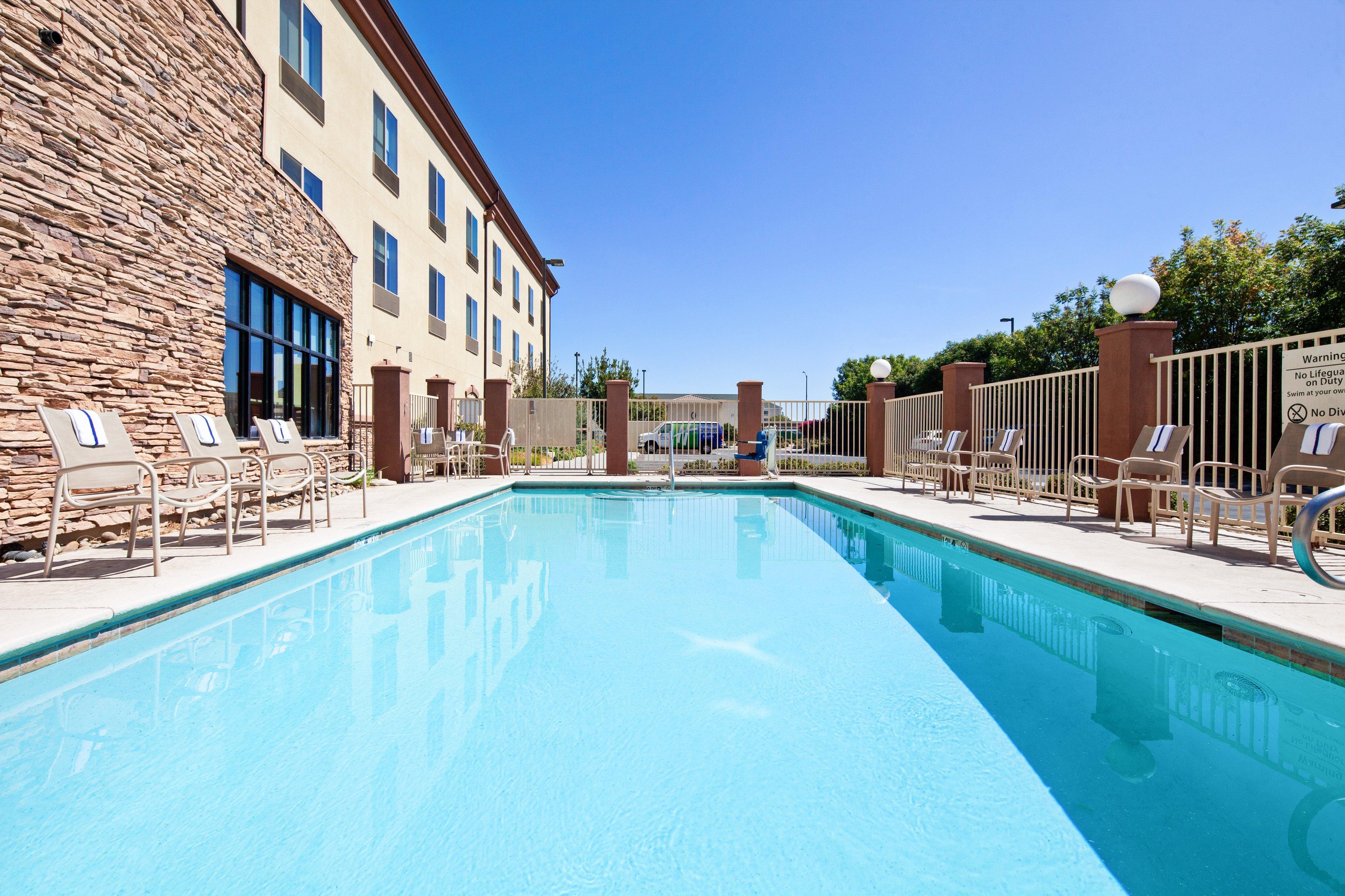 Holiday Inn Express & Suites Clovis Fresno Area By Ihg Екстер'єр фото