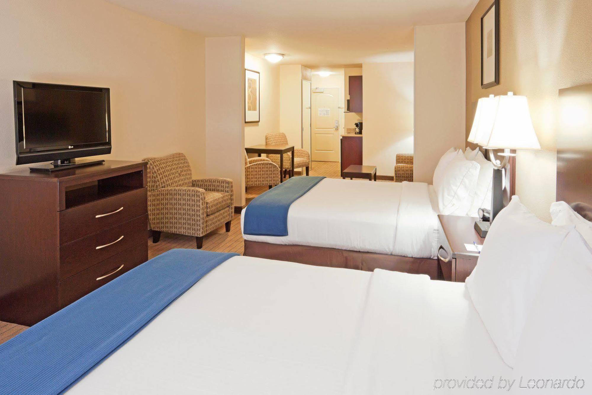 Holiday Inn Express & Suites Clovis Fresno Area By Ihg Номер фото